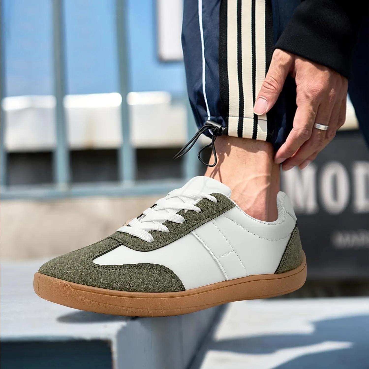 Fashion Sneakers for Women Men, Classic Casual Retro Trainer Shoes Low-Top Comfortable Breathable Walking Flat Tennis Shoes