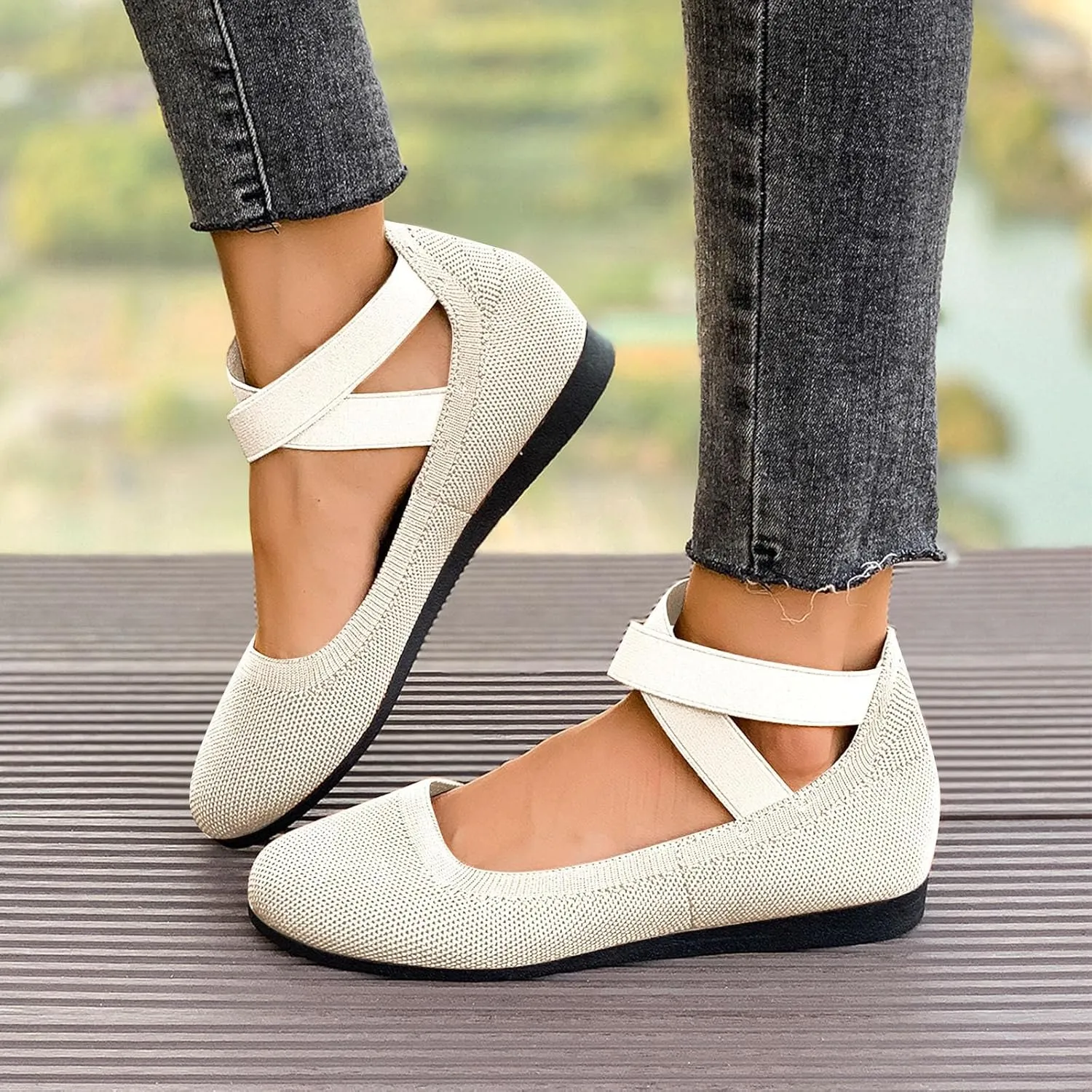 Mesh Flat Shoes Women Breathable Comfortable Shoes Casual Low-Heel Shoes Solid Fashion Shoes Plus Size Travel Shoes