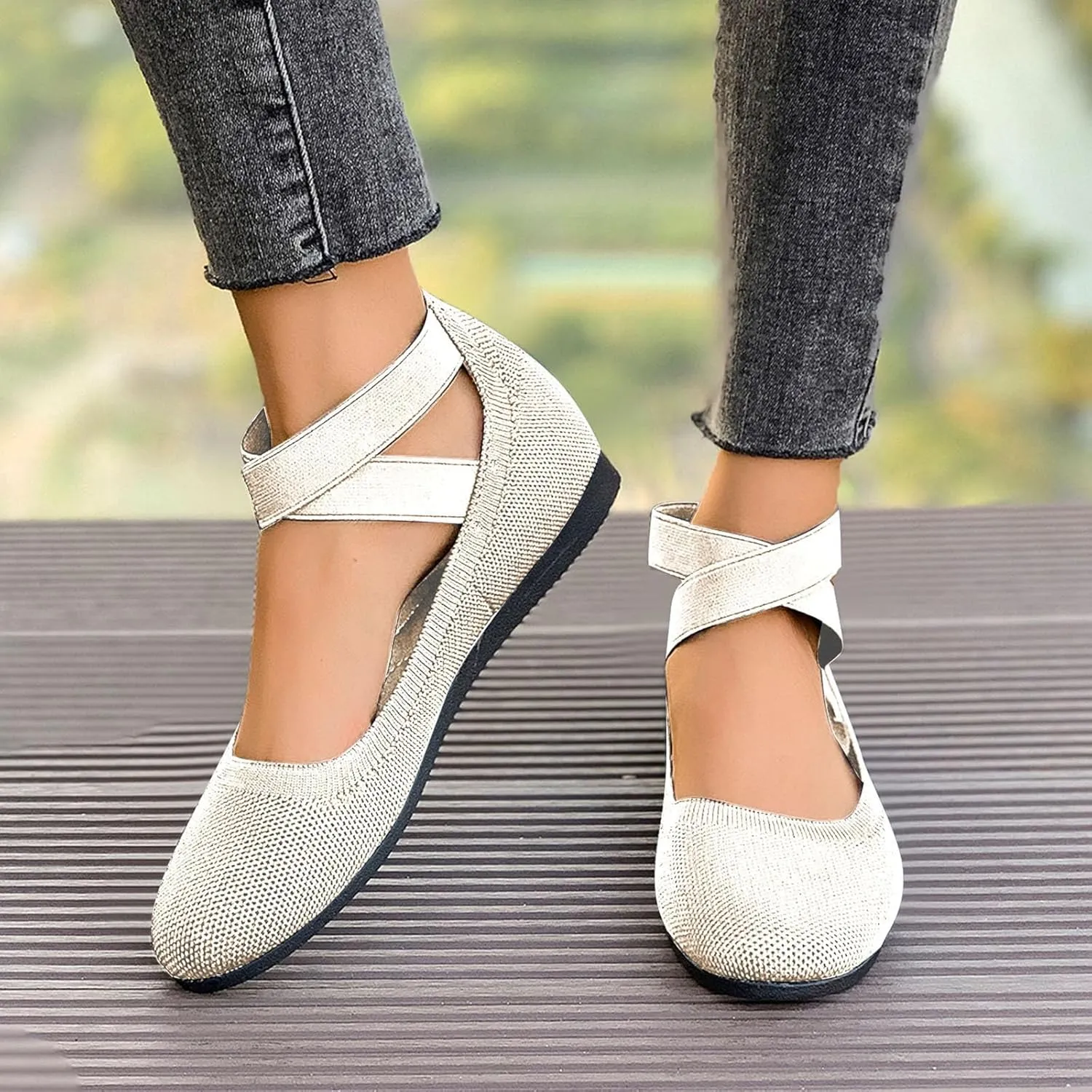 Mesh Flat Shoes Women Breathable Comfortable Shoes Casual Low-Heel Shoes Solid Fashion Shoes Plus Size Travel Shoes