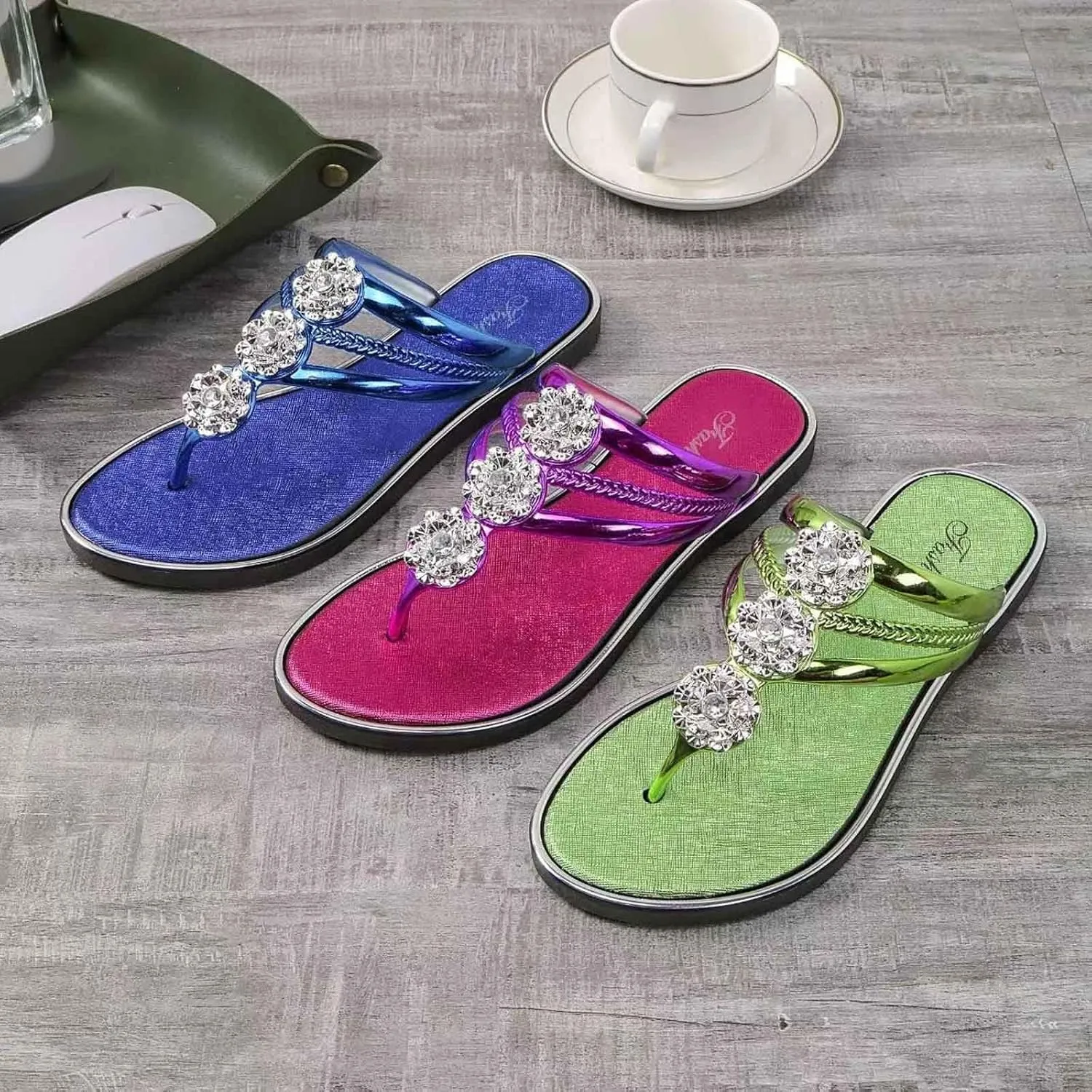 Stylish Women's Slippers for Relaxation Beach Outdoor Casual Use Thong Design Summer Flat Sandals Comfortable and