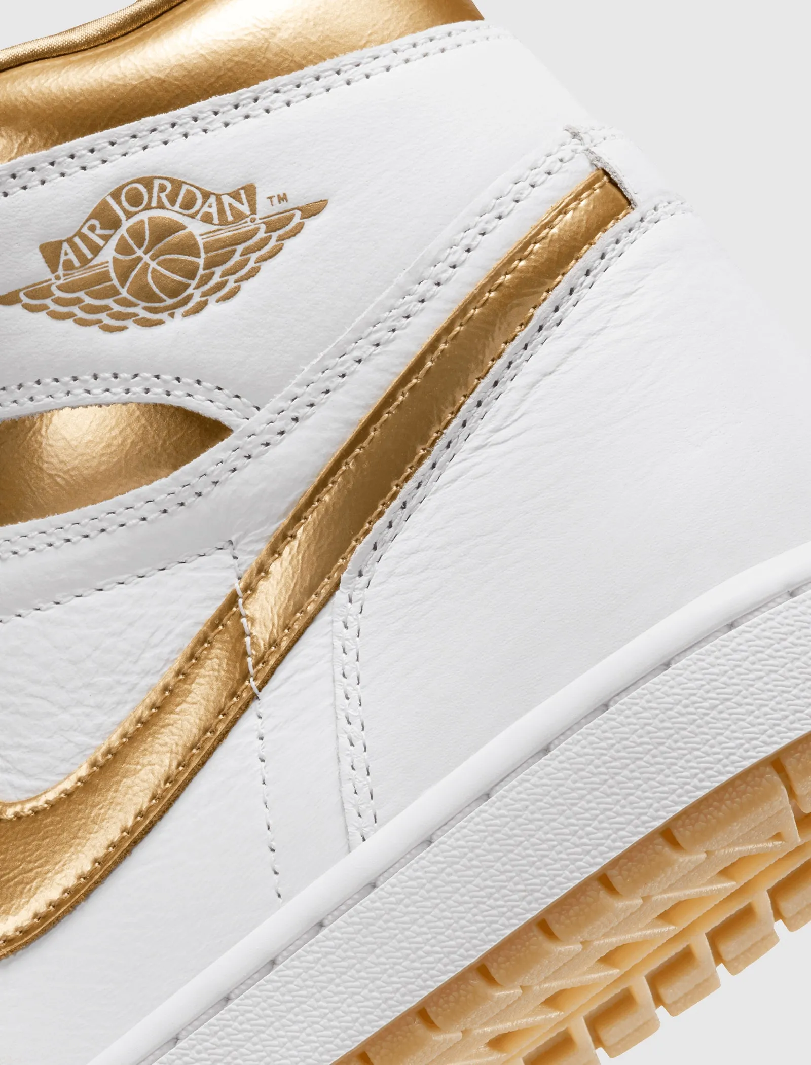 WOMEN'S AIR JORDAN 1 RETRO HIGH OG METALLIC GOLD
