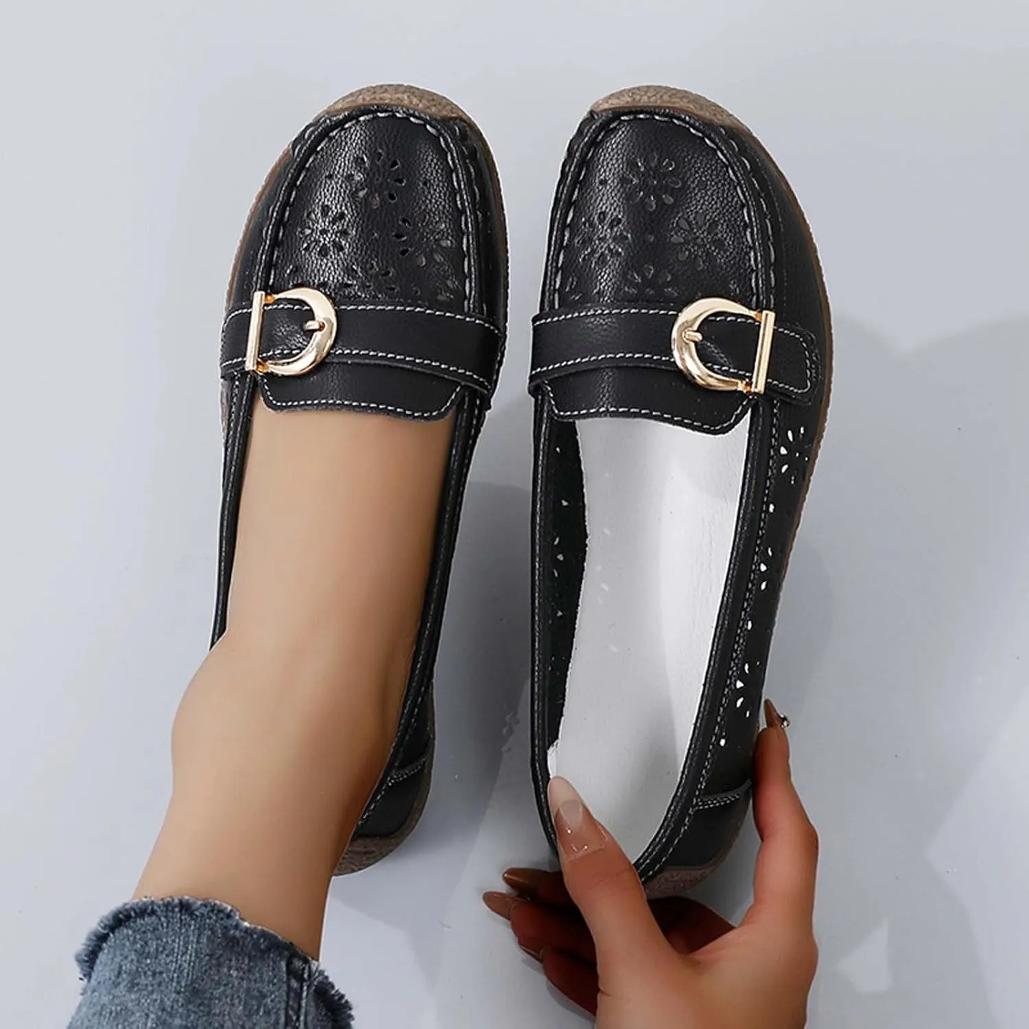Women's Casual Comfortable Slip On Flat Shoes Breathable Soft Sole Loafers for Walking Driving Everyday Wear with Jeans Skirts